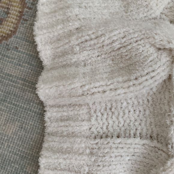 Moon and Madison cropped soft sweater - Picture 3 of 4